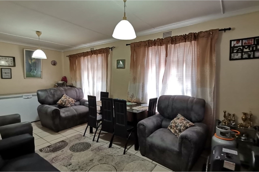 2 Bedroom Property for Sale in Groenheuwel Western Cape